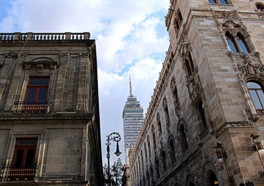 que hay en la torre latinoamericana